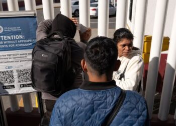 VOA: Trump pone fin al “parole” para venezolanos, cubanos, nicaragüenses y haitianos: ¿qué sucederá con los beneficiarios?