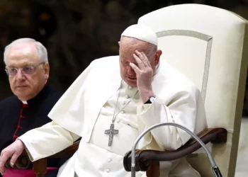 El Papa Francisco estable y con «un poco de fiebre» tras hospitalización por bronquitis