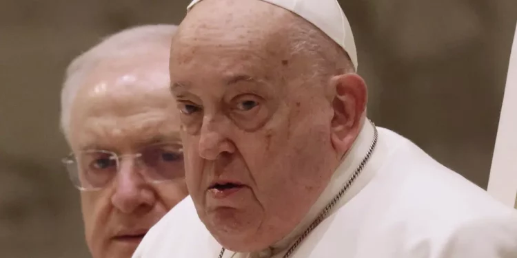 Recuperación, renuncia o fallecimiento: tres escenarios para el papa