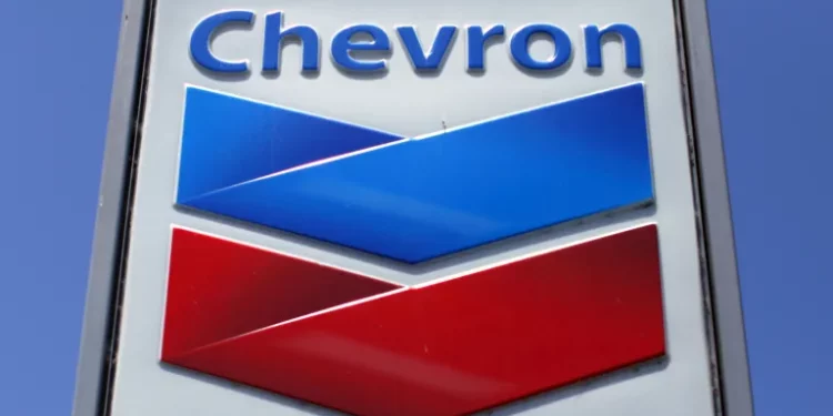 Trump considera revertir cese de operaciones de Chevron en Venezuela
