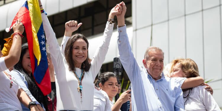 María Corina Machado y Edmundo González Urrutia prometen justicia y reparación integral a las víctimas del chavismo