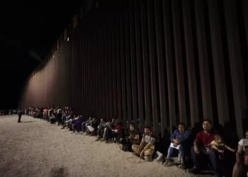 México y EE.UU. reducen en 97 % número de cruces ilegales en la frontera común: Defensa