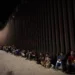 México y EE.UU. reducen en 97 % número de cruces ilegales en la frontera común: Defensa