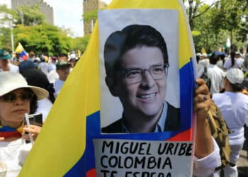 El senador colombiano Uribe Turbay sigue en «máxima gravedad», según un nuevo parte médico