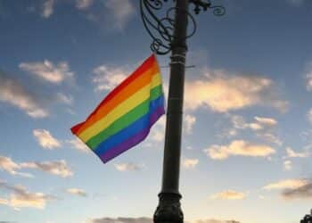 El FBI restringe la participación oficial en el Mes del Orgullo LGBT tras cambios en políticas federales de diversidad