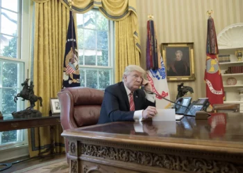 Trump y el presidente chino hablan por teléfono para apaciguar sus fricciones comerciales