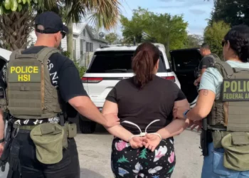 La Corte Suprema frena la ley de inmigración de Florida, que buscaba criminalizar a inmigrantes indocumentados