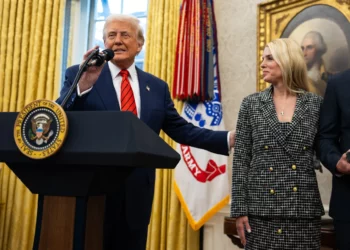«¡Ya no quiero su apoyo!», dice Trump a seguidores que critican su manejo del caso Epstein