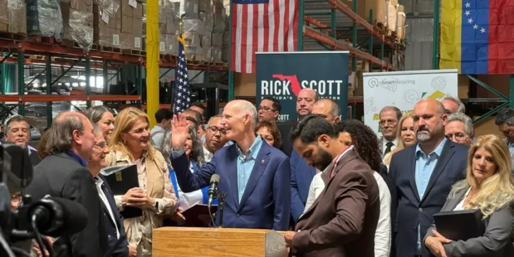 Rick Scott pide a Donald Trump y Marco Rubio intensificar la presión contra el régimen de Nicolás Maduro y liberar a estadounidenses detenidos