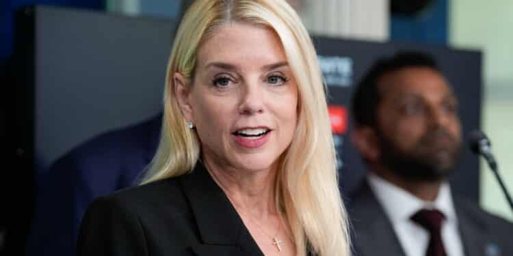Estados Unidos incauta mansión, aviones y una granja de caballos pertenecientes a Nicolás Maduro