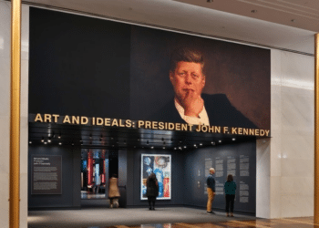 Adiós al sello Trump: Kennedy Center eliminará el nombre del presidente de su edificio