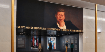 Adiós al sello Trump: Kennedy Center eliminará el nombre del presidente de su edificio