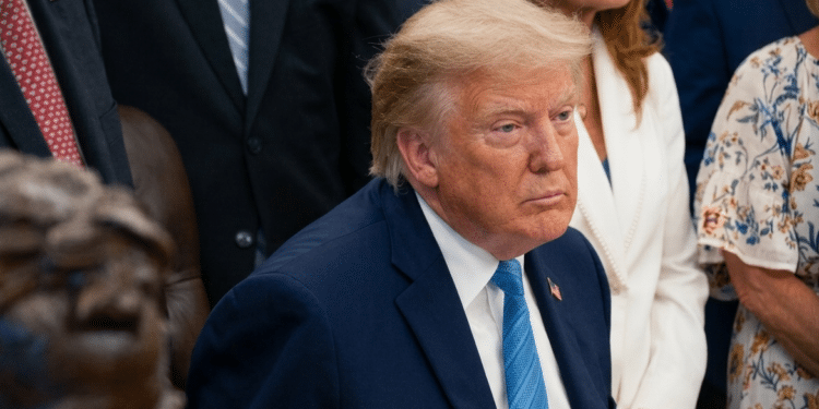 Cumpleaños 80 de Trump bajo intensa agenda y una salud que pone en duda su capacidad frente a la presidencia
