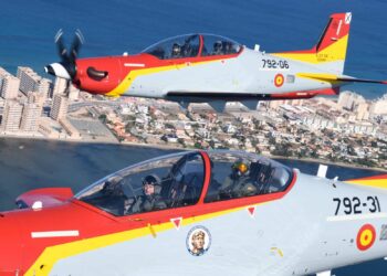 El rey Felipe VI comparte un emotivo vuelo militar junto a su hija la princesa Leonor.
