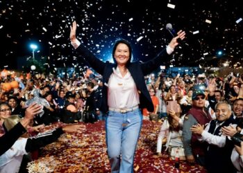 Luego de un extenso proceso de balotaje, la derechista Keiko Fujimori es la nueva presidenta electa de Perú.