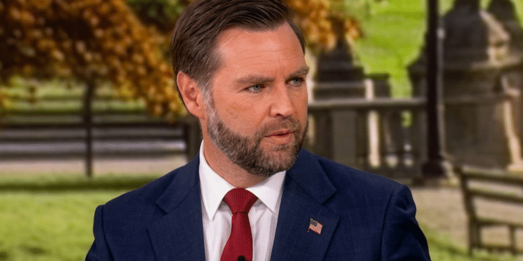J.D. Vance desata polémica en TV al hablar de inmigración y tráfico de niños