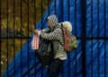 Al eliminar el derecho al habeas corpus, los inmigrantes no podrán tener acceso inmediato a un juez para revisar la legalidad de su detención.