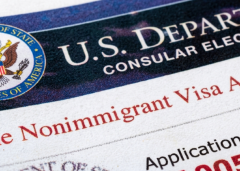 EE.UU. limitará permanencia de extranjeros con visas de no inmigrantes.