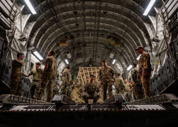 Militares estadounidenses se despliegan en aeropuerto de Maiquetía en Venezuela